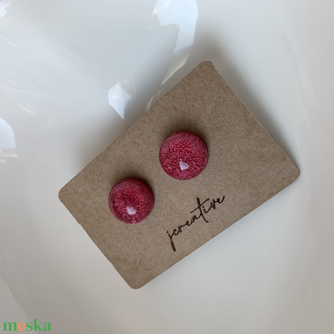 Málna epoxy fülbevaló - ékszer - fülbevaló - pötty fülbevaló - Meska.hu Málna epoxy fülbevaló - ékszer - fülbevaló - pötty fülbevaló - Meska.hu