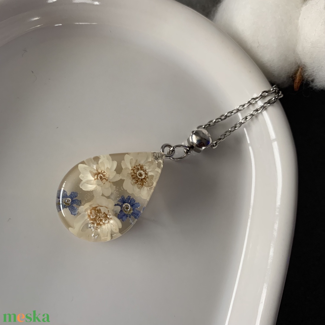 AKCIÓ! Kék nefelejcs csepp epoxy medál - ékszer - nyaklánc - medálos nyaklánc - Meska.hu AKCIÓ! Kék nefelejcs csepp epoxy medál - ékszer - nyaklánc - medálos nyaklánc - Meska.hu