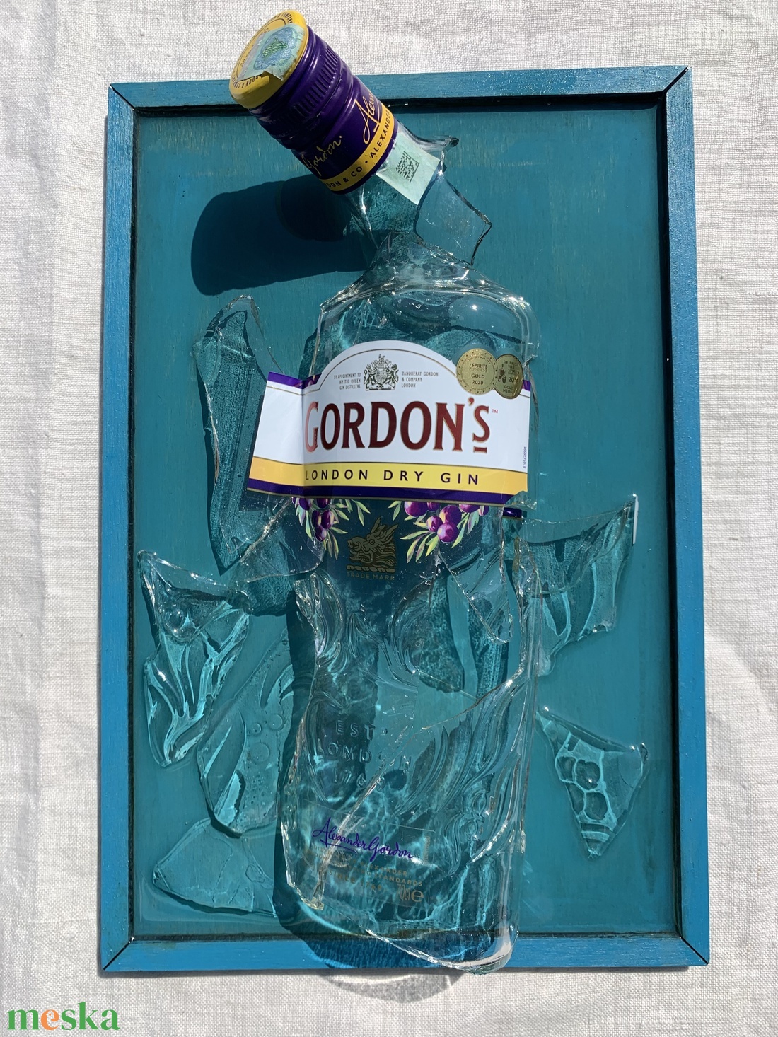 Alkoholos üveg epoxy gyantában, képkeretes design - otthon & életmód - dekoráció - fali és függő dekoráció - falra akasztható dekor - Meska.hu Alkoholos üveg epoxy gyantában, képkeretes design - otthon & életmód - dekoráció - fali és függő dekoráció - falra akasztható dekor - Meska.hu