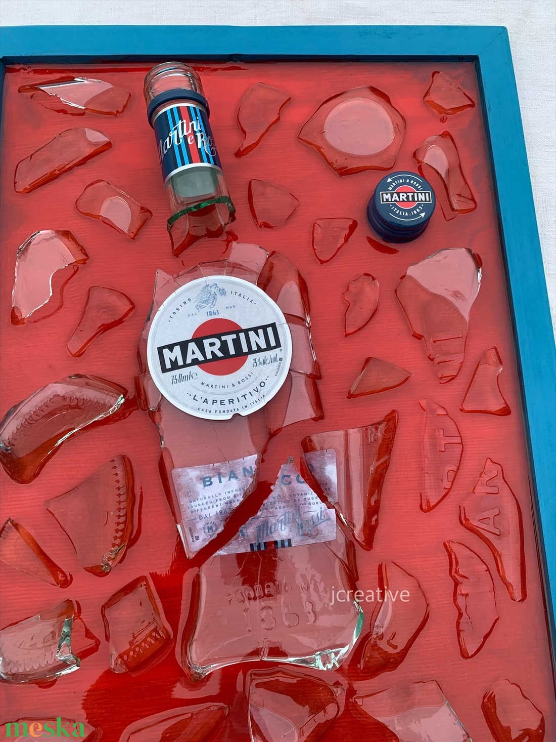 Modern falikép, Martini üveg epoxy gyantába öntve - otthon & életmód - dekoráció - fali és függő dekoráció - falra akasztható dekor - Meska.hu Modern falikép, Martini üveg epoxy gyantába öntve - otthon & életmód - dekoráció - fali és függő dekoráció - falra akasztható dekor - Meska.hu