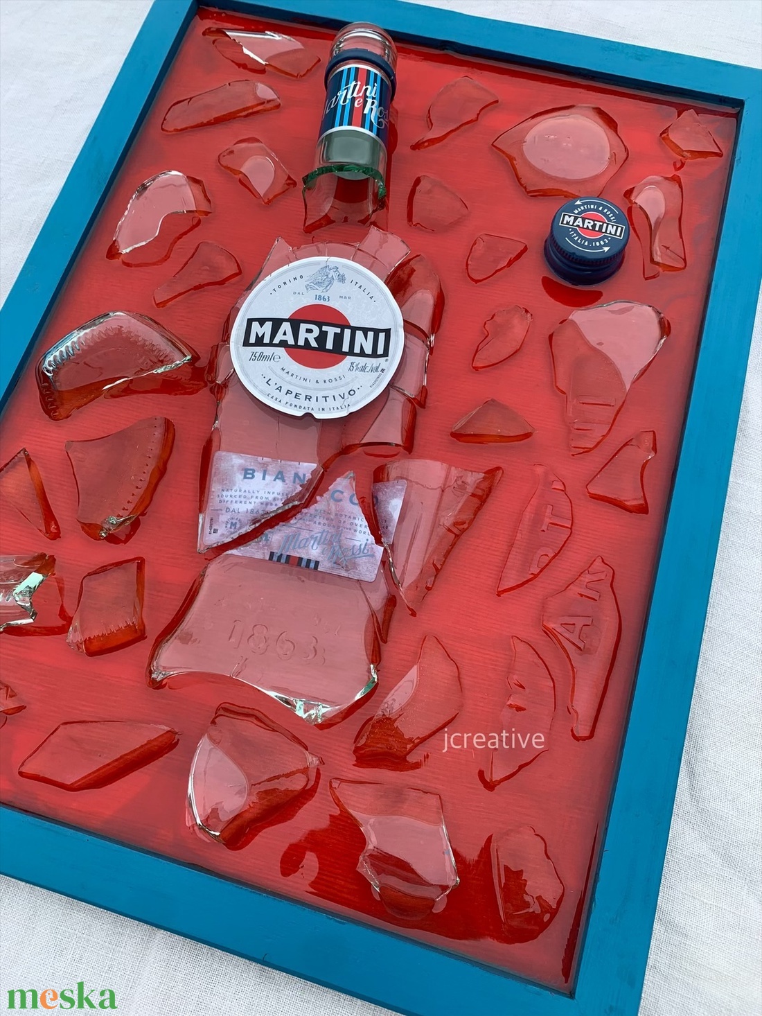 Modern falikép, Martini üveg epoxy gyantába öntve - otthon & életmód - dekoráció - fali és függő dekoráció - falra akasztható dekor - Meska.hu Modern falikép, Martini üveg epoxy gyantába öntve - otthon & életmód - dekoráció - fali és függő dekoráció - falra akasztható dekor - Meska.hu