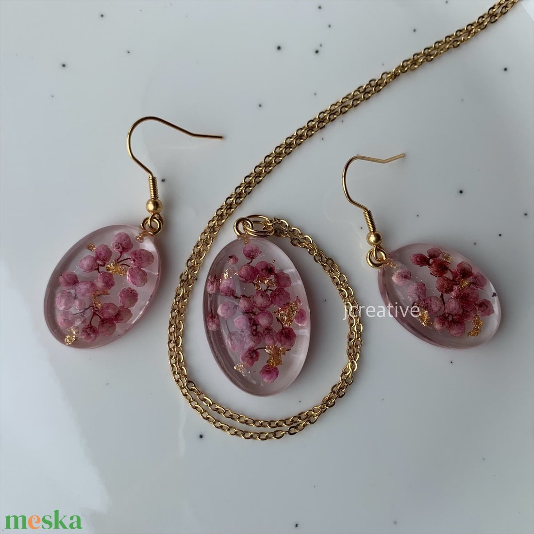 Rózsaszín virágos epoxy ékszerszett � valódi virágos nyaklánc és fülbevaló - ékszer - ékszerszett - Meska.hu