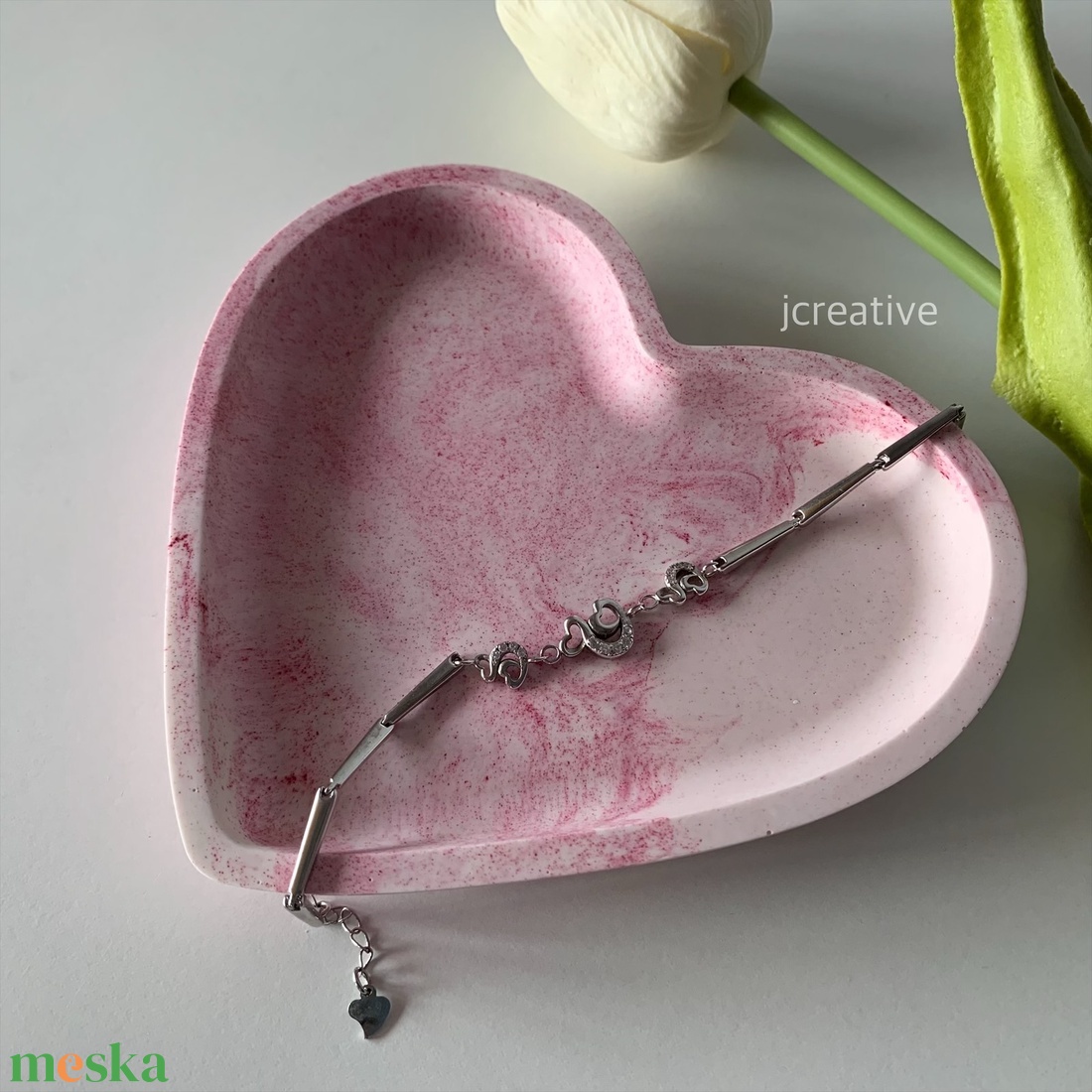 Rózsaszín szívecskés akrilgyanta tál, dekoráció - otthon & életmód - dekoráció - asztal és polc dekoráció - dekorációs tál, tartó - Meska.hu