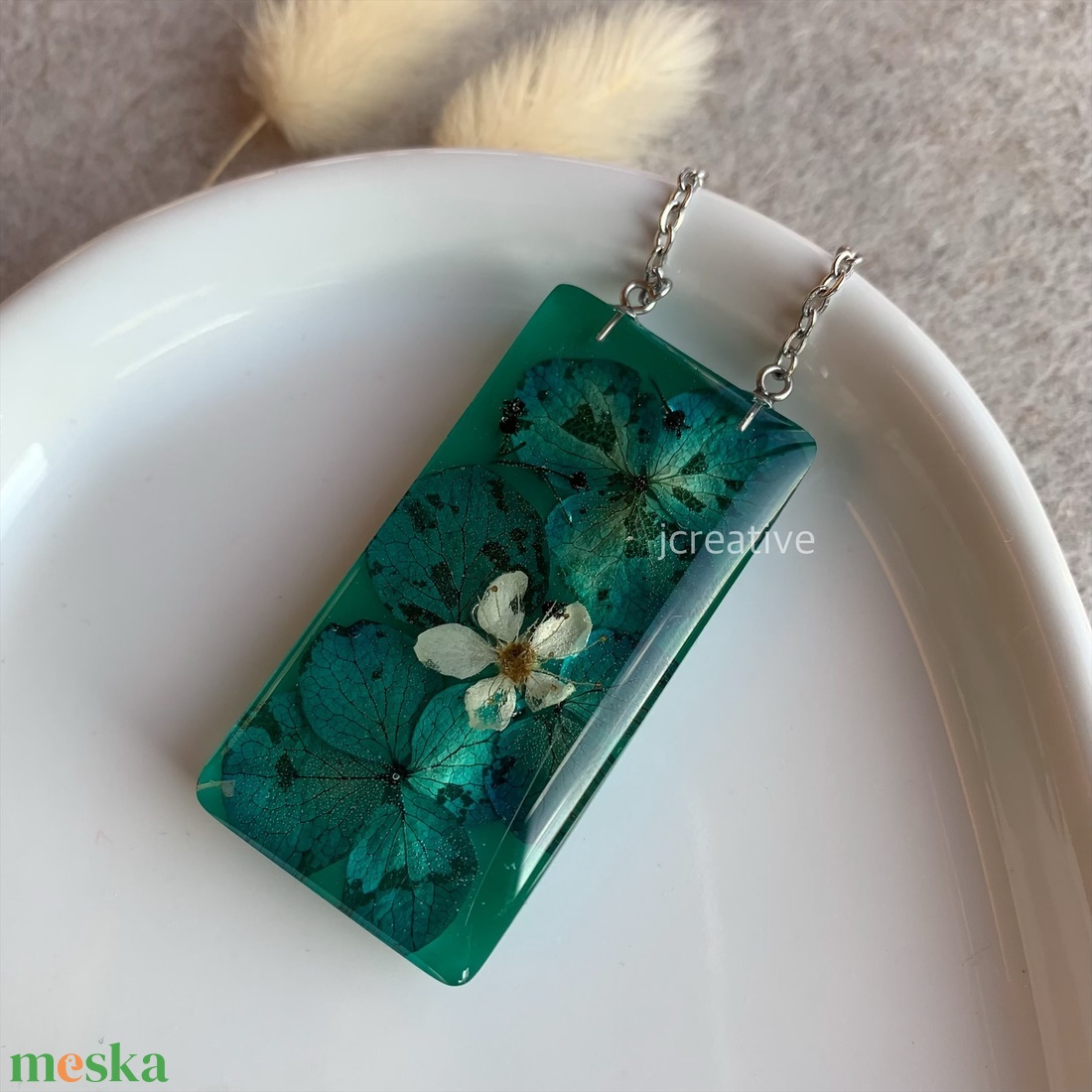 Valódi virágos gyanta nyaklánc � lila hortenzia medál, kézzel készült, romantikus ékszer - ékszer - nyaklánc - medálos nyaklánc - Meska.hu