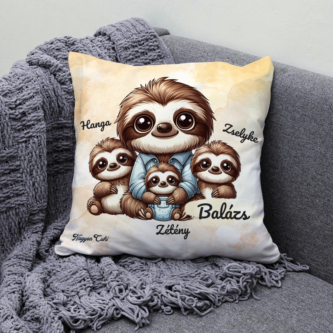 Névvel kérhető - Cuki lajhár Apa és három kis lajhár mintás párna - otthon & életmód - lakástextil - párna & párnahuzat - díszpárna (belsővel együtt) - Meska.hu