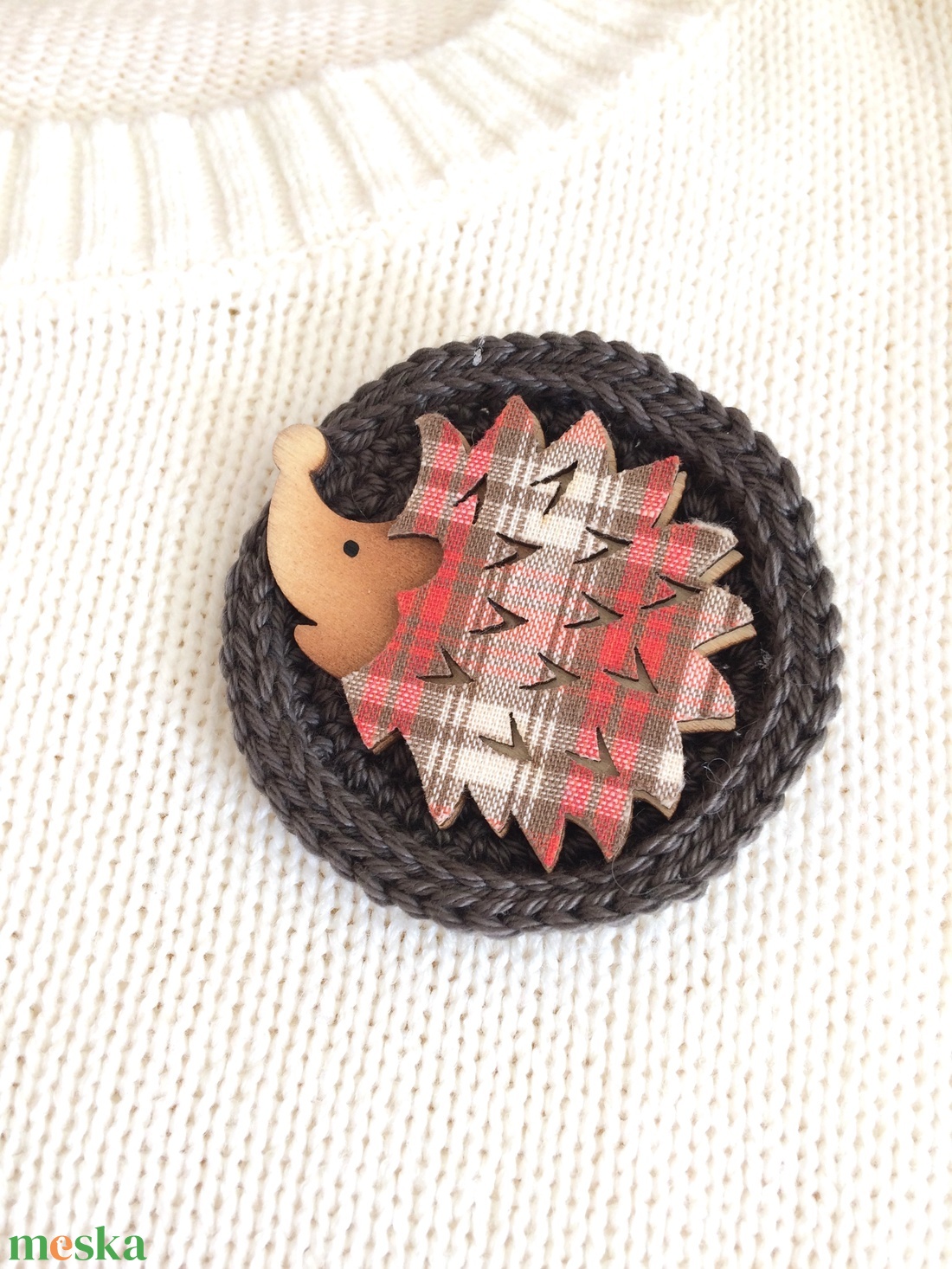 SÜNI  kitűző - ékszer - kitűző és bross - Meska.hu