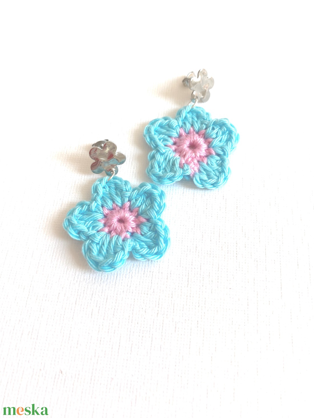 Türkiz virág - ékszer - fülbevaló - lógós kerek fülbevaló - Meska.hu