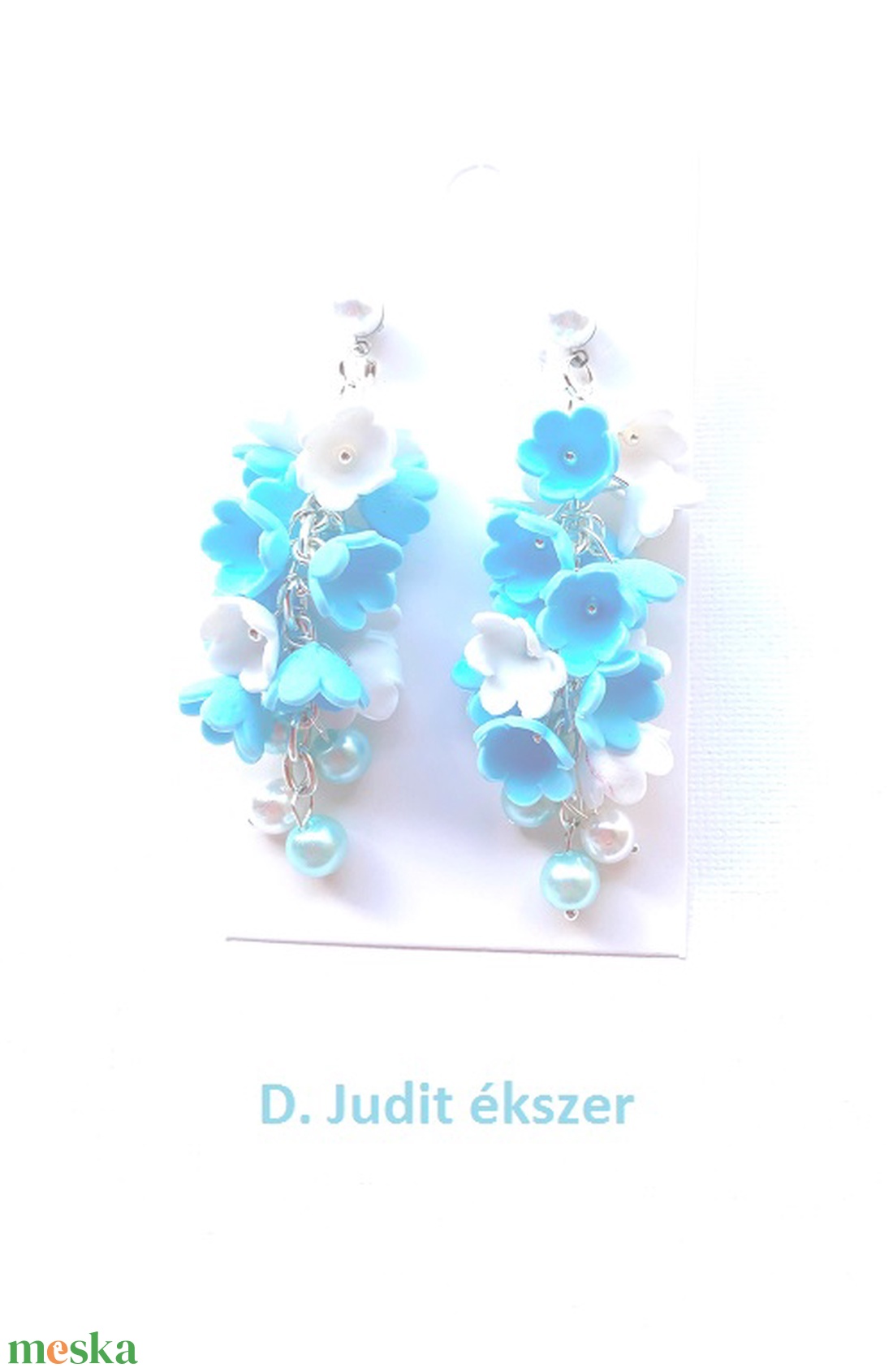 Kék, fehér virágfürt - ékszer - fülbevaló - lógó fülbevaló - Meska.hu