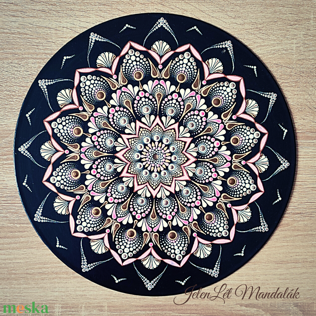 Egyedi kézzel festett újrahasznosított 30 cm átmérőjű bakelit hanglemez mandala - otthon & életmód - dekoráció - spiritualitás - mandala - Meska.hu Egyedi kézzel festett újrahasznosított 30 cm átmérőjű bakelit hanglemez mandala - otthon & életmód - dekoráció - spiritualitás - mandala - Meska.hu