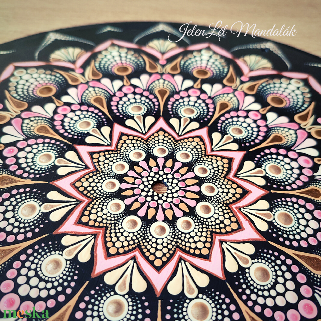 Egyedi kézzel festett újrahasznosított 30 cm átmérőjű bakelit hanglemez mandala - otthon & életmód - dekoráció - spiritualitás - mandala - Meska.hu Egyedi kézzel festett újrahasznosított 30 cm átmérőjű bakelit hanglemez mandala - otthon & életmód - dekoráció - spiritualitás - mandala - Meska.hu