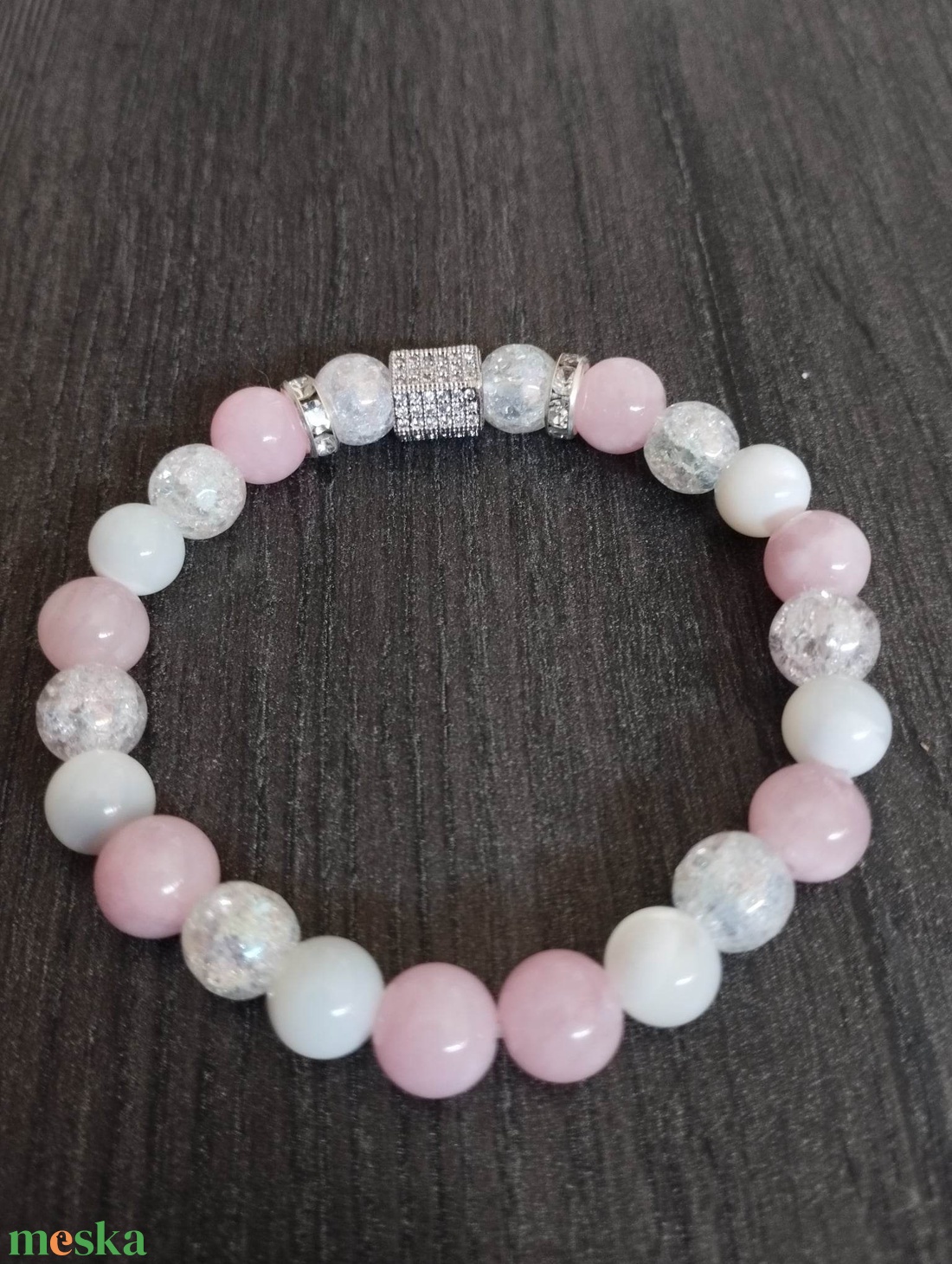 Ásvány karkötő: Pink Jáde, Tridacna és Roppantott Hegyikristály, Cirkon köves disszel - ékszer - karkötő - gyöngyös karkötő - Meska.hu Ásvány karkötő: Pink Jáde, Tridacna és Roppantott Hegyikristály, Cirkon köves disszel - ékszer - karkötő - gyöngyös karkötő - Meska.hu