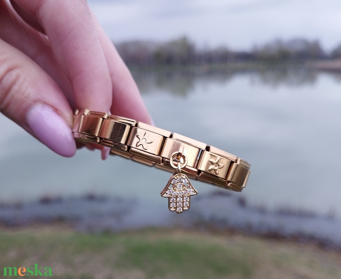 Arany Olasz Charms karkötő cirkon köves Hamsa kézzel - ékszer - karkötő - charm karkötő - Meska.hu Arany Olasz Charms karkötő cirkon köves Hamsa kézzel - ékszer - karkötő - charm karkötő - Meska.hu