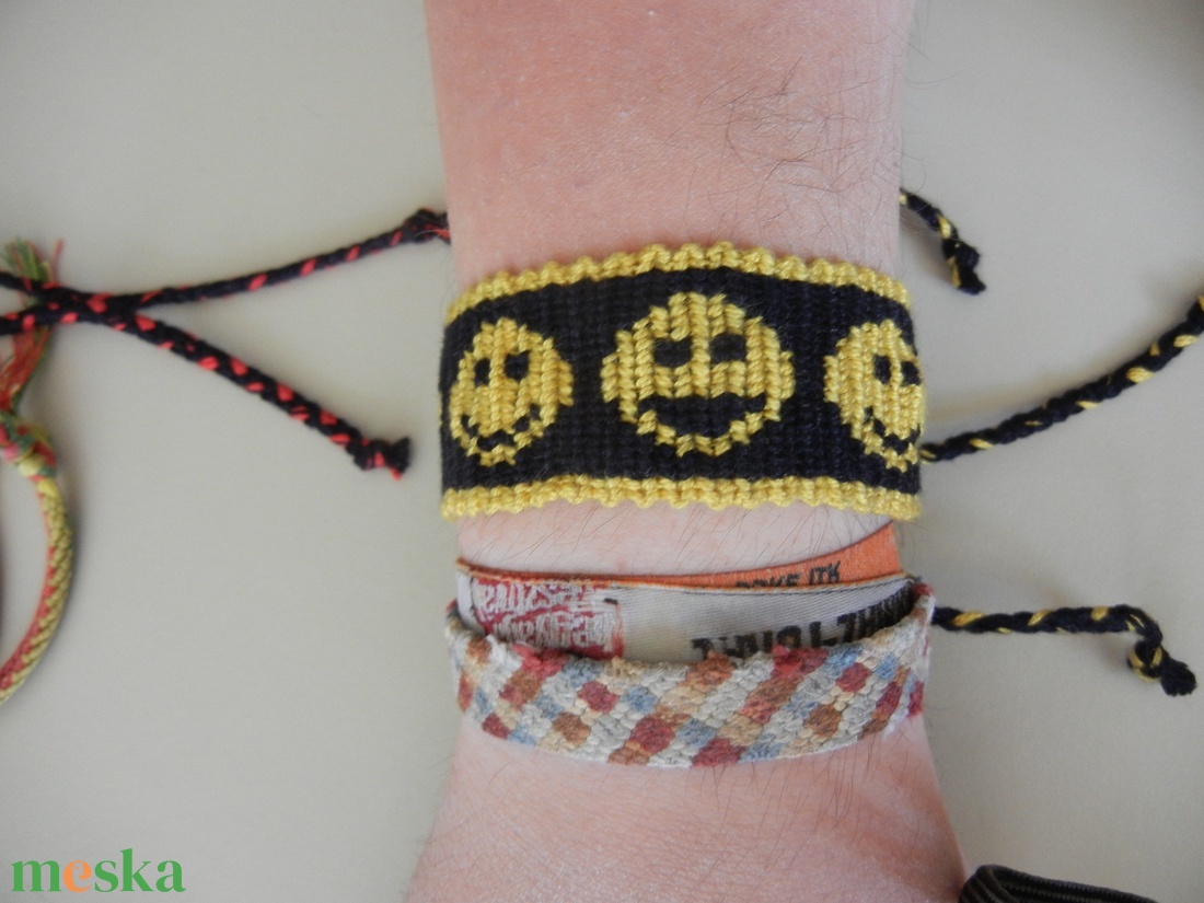 Smile-karkötő - ékszer - karkötő - fonott karkötő - Meska.hu Smile-karkötő - ékszer - karkötő - fonott karkötő - Meska.hu