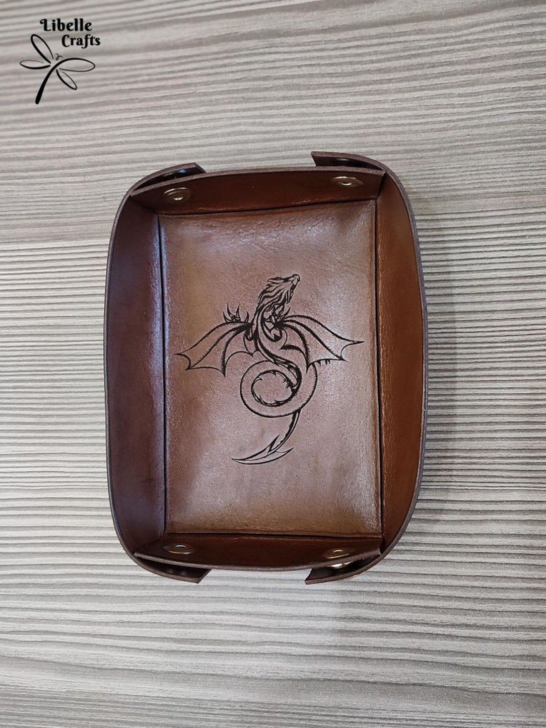 Sárkány mintás kockadobó tálca - 3 - játék & sport - szerepjáték - Meska.hu