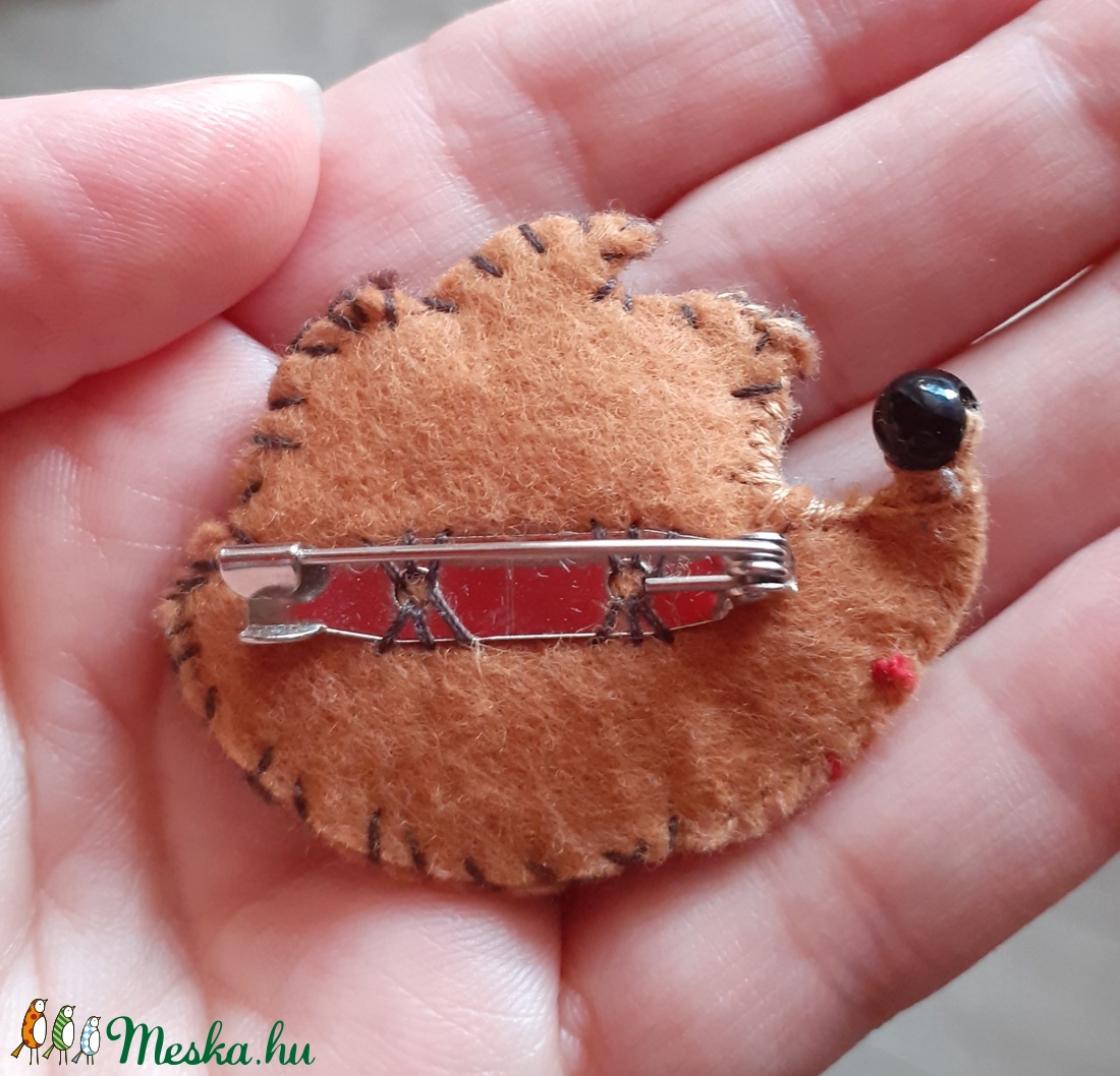 Süni sün filc kitűző - ékszer - kitűző és bross - kitűző - Meska.hu Süni sün filc kitűző - ékszer - kitűző és bross - kitűző - Meska.hu