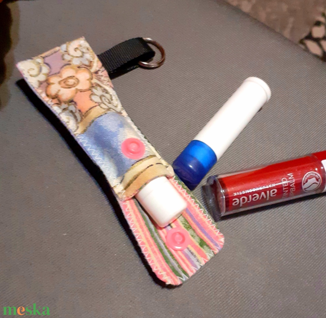 Ajakbalzsam tartó kulcstartó - táska & tok - kulcstartó & táskadísz - kulcstartó - Meska.hu Ajakbalzsam tartó kulcstartó - táska & tok - kulcstartó & táskadísz - kulcstartó - Meska.hu
