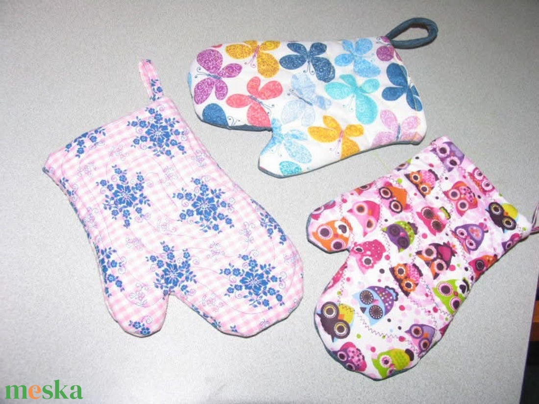 Pillangós edényfigó kesztyű szett - otthon & életmód - konyhafelszerelés, tálalás - konyhai textil - edényfogó & edényfedő - Meska.hu Pillangós edényfigó kesztyű szett - otthon & életmód - konyhafelszerelés, tálalás - konyhai textil - edényfogó & edényfedő - Meska.hu