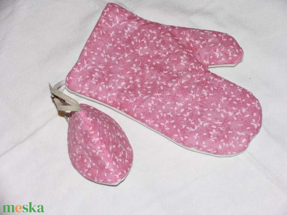 Rózsaszín mintás edényfigó kesztyű szett - otthon & életmód - konyhafelszerelés, tálalás - konyhai textil - edényfogó & edényfedő - Meska.hu
