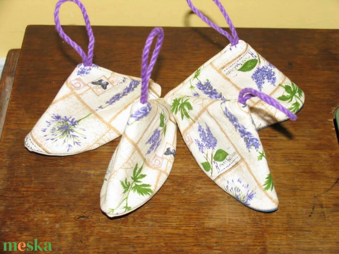 Manósapka fedőfogó - otthon & életmód - konyhafelszerelés, tálalás - konyhai textil - edényfogó & edényfedő - Meska.hu Manósapka fedőfogó - otthon & életmód - konyhafelszerelés, tálalás - konyhai textil - edényfogó & edényfedő - Meska.hu