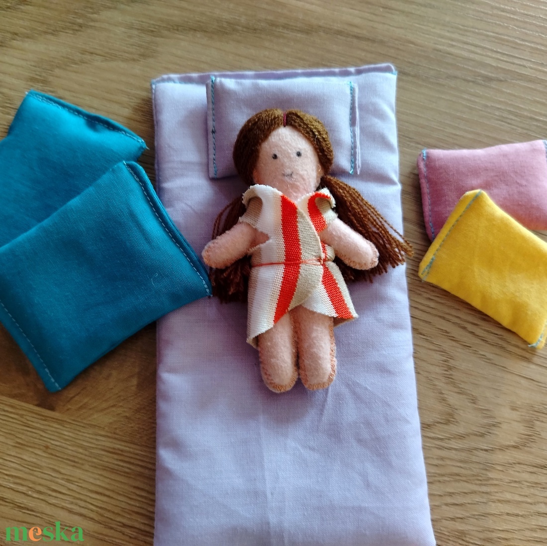 párna szett Babaházba - játék & sport - baba & babaház - babaház - Meska.hu párna szett Babaházba - játék & sport - baba & babaház - babaház - Meska.hu