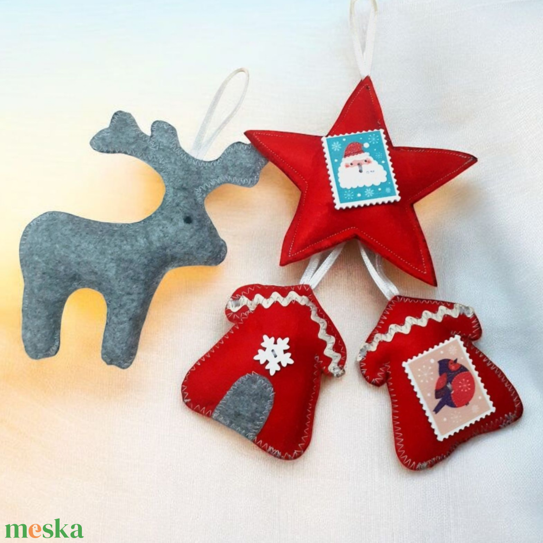 4db-os Filc  karácsonyfadísz Piros-szürke - karácsony - karácsonyi lakásdekoráció - karácsonyfadíszek - Meska.hu