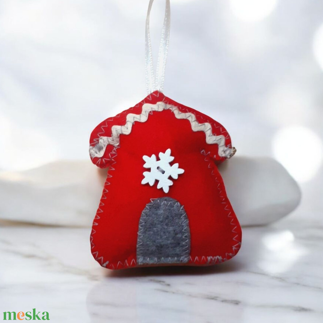 4db-os Filc  karácsonyfadísz Piros-szürke - karácsony - karácsonyi lakásdekoráció - karácsonyfadíszek - Meska.hu