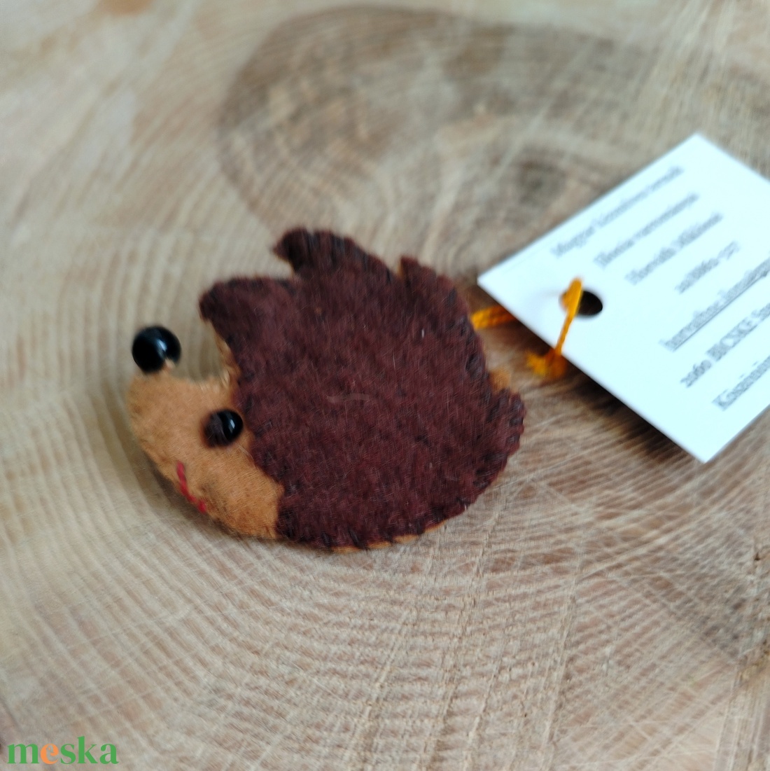 Süni Filc kitűzők - ékszer - kitűző és bross - kitűző - Meska.hu Süni Filc kitűzők - ékszer - kitűző és bross - kitűző - Meska.hu