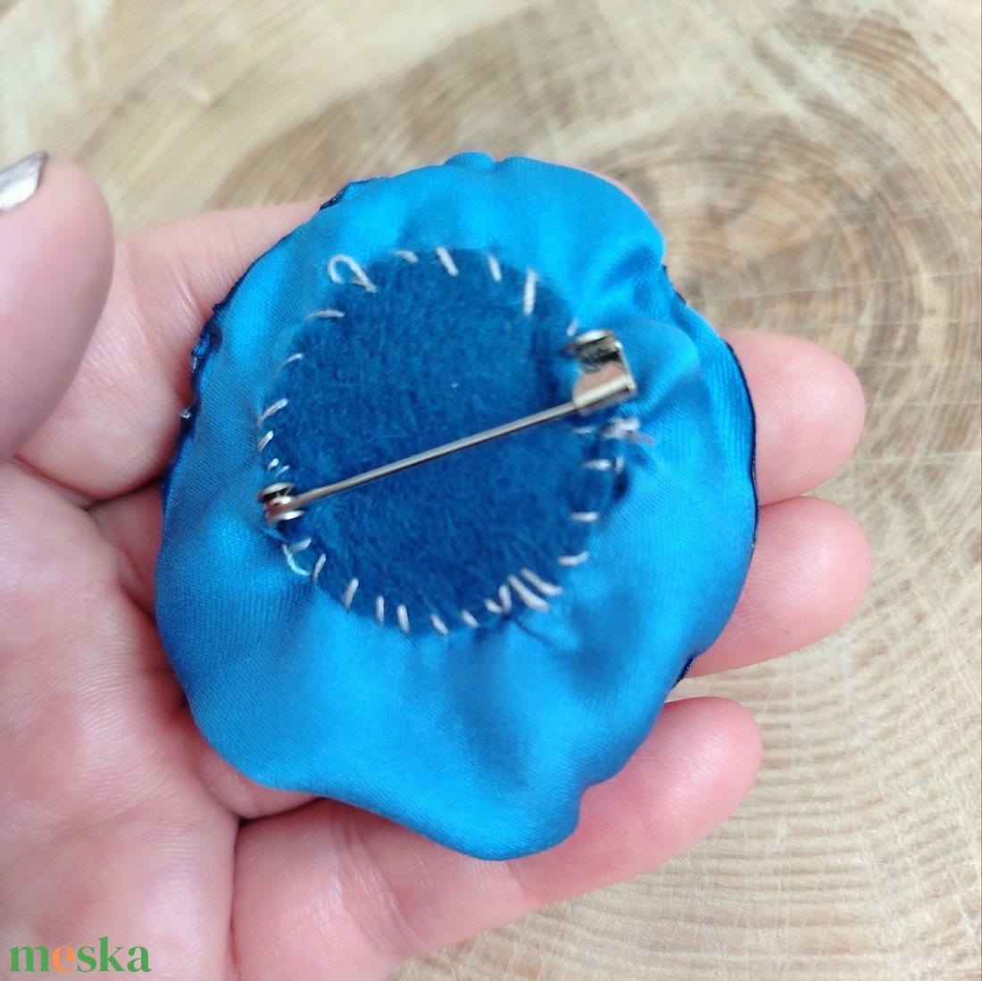 Kék-rózsazsín virág kitűző - ékszer - kitűző és bross - Meska.hu Kék-rózsazsín virág kitűző - ékszer - kitűző és bross - Meska.hu