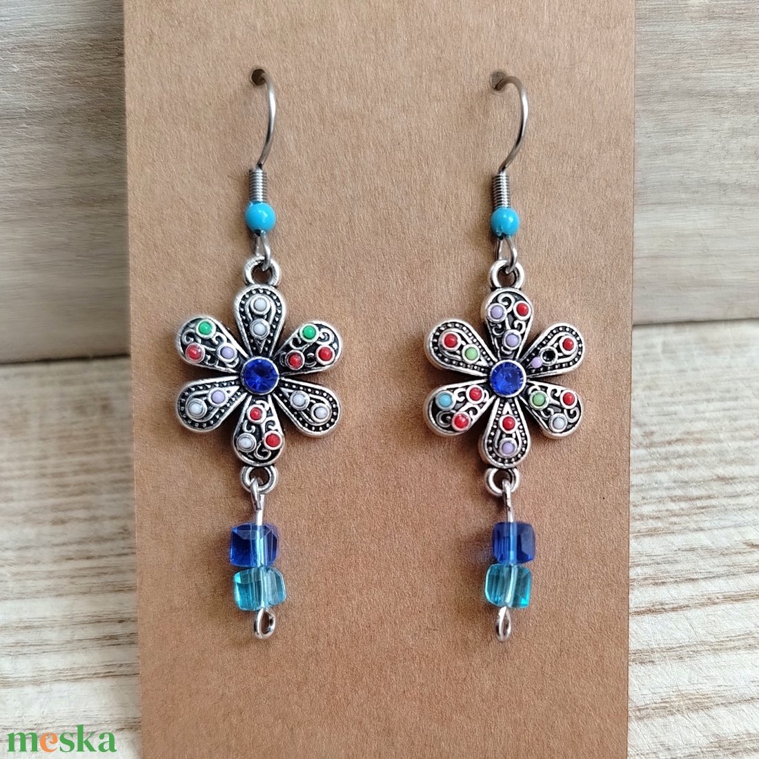 Kék Gyöngyös virágos kézműves fülbevaló - ékszer - fülbevaló - pötty fülbevaló - Meska.hu