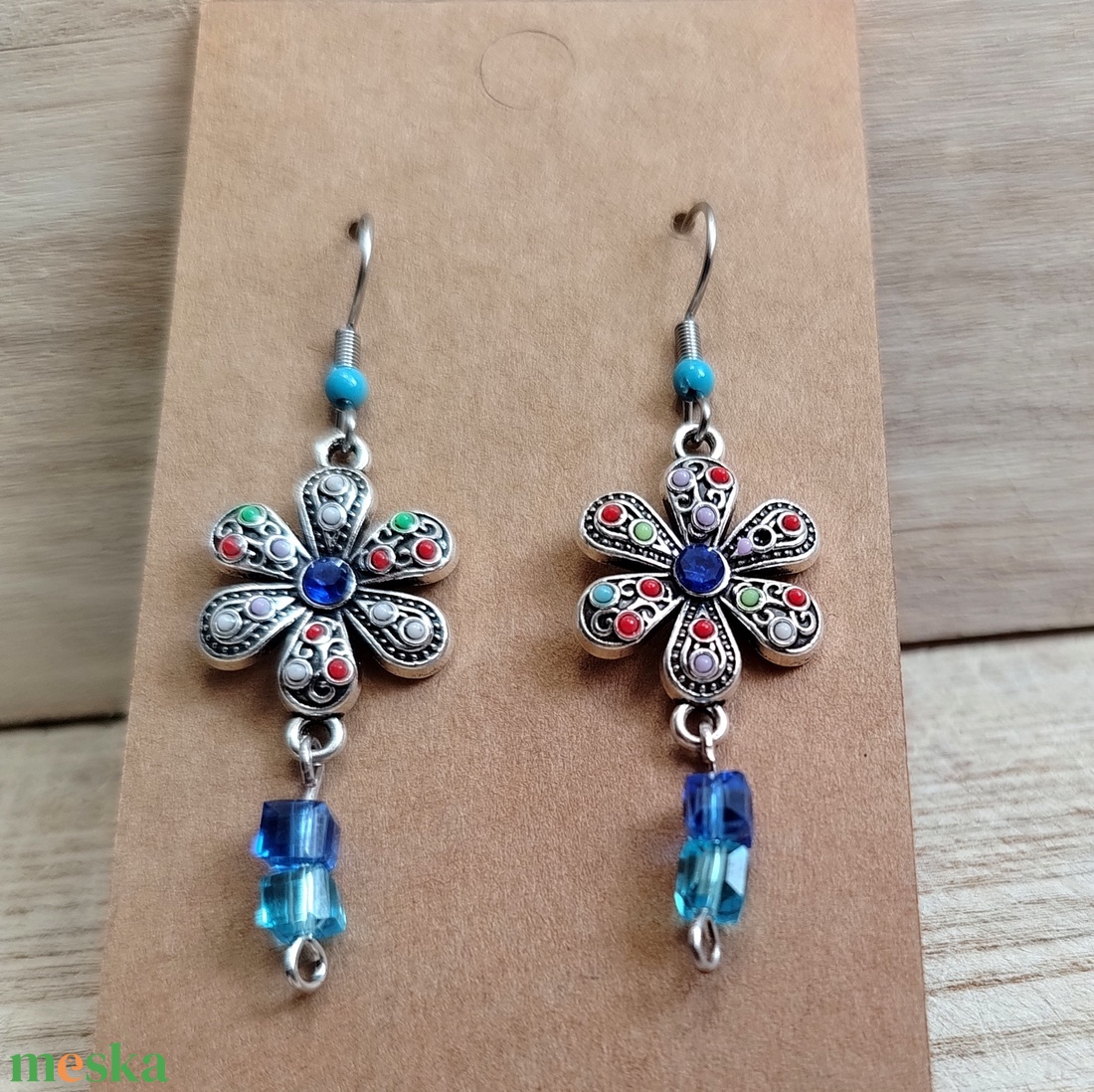 Kék Gyöngyös virágos kézműves fülbevaló - ékszer - fülbevaló - pötty fülbevaló - Meska.hu