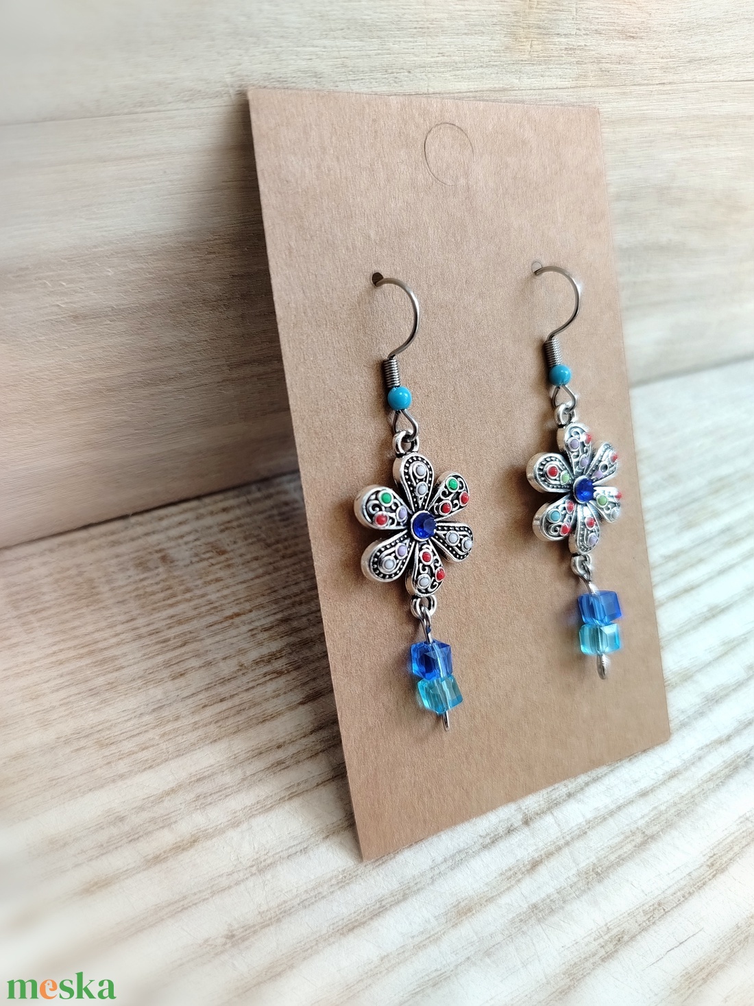 Kék Gyöngyös virágos kézműves fülbevaló - ékszer - fülbevaló - pötty fülbevaló - Meska.hu