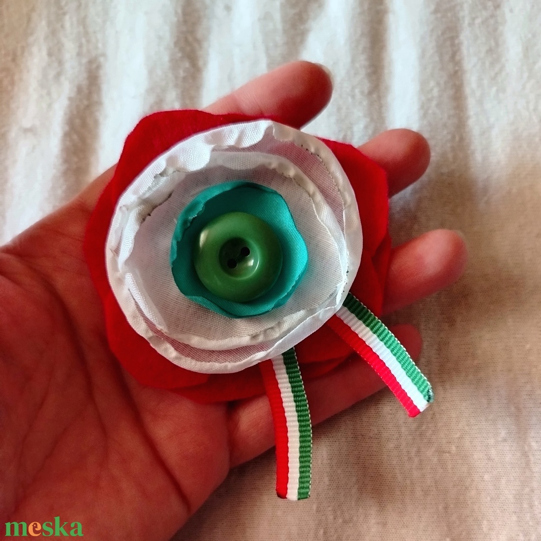 virág kitűző Kokárda - ékszer - kitűző és bross - Meska.hu virág kitűző Kokárda - ékszer - kitűző és bross - Meska.hu