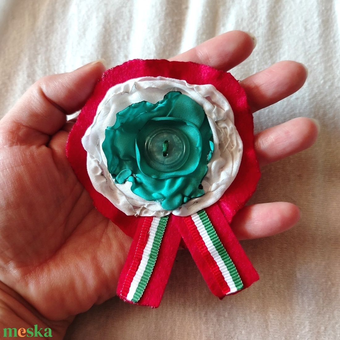kitűző Kokárda - ékszer - kitűző és bross - Meska.hu kitűző Kokárda - ékszer - kitűző és bross - Meska.hu