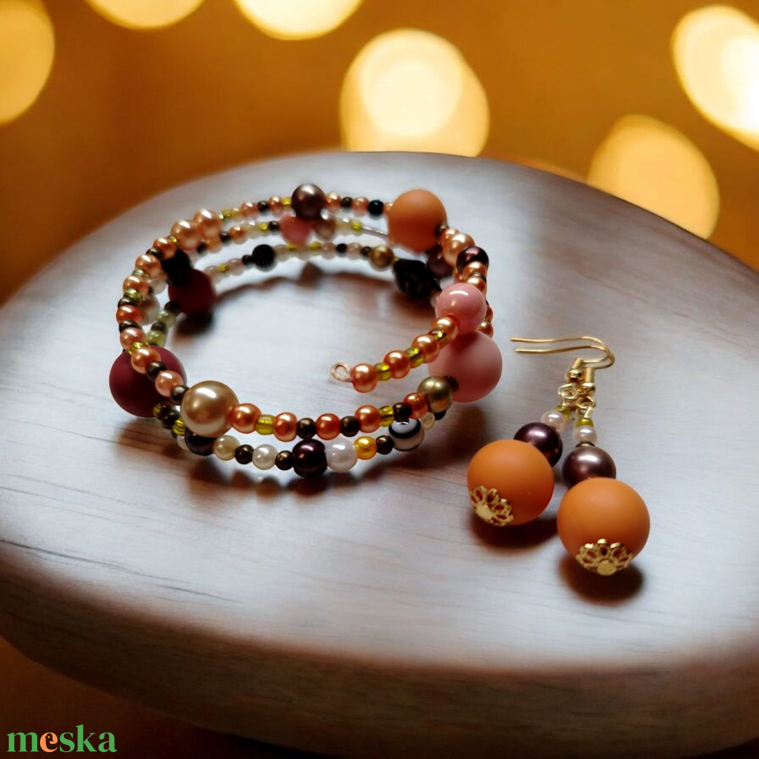 Őszi gyöngyös memoria karkötő és fülbevaló szett - ékszer - karkötő - memóriadrótos karkötő - Meska.hu