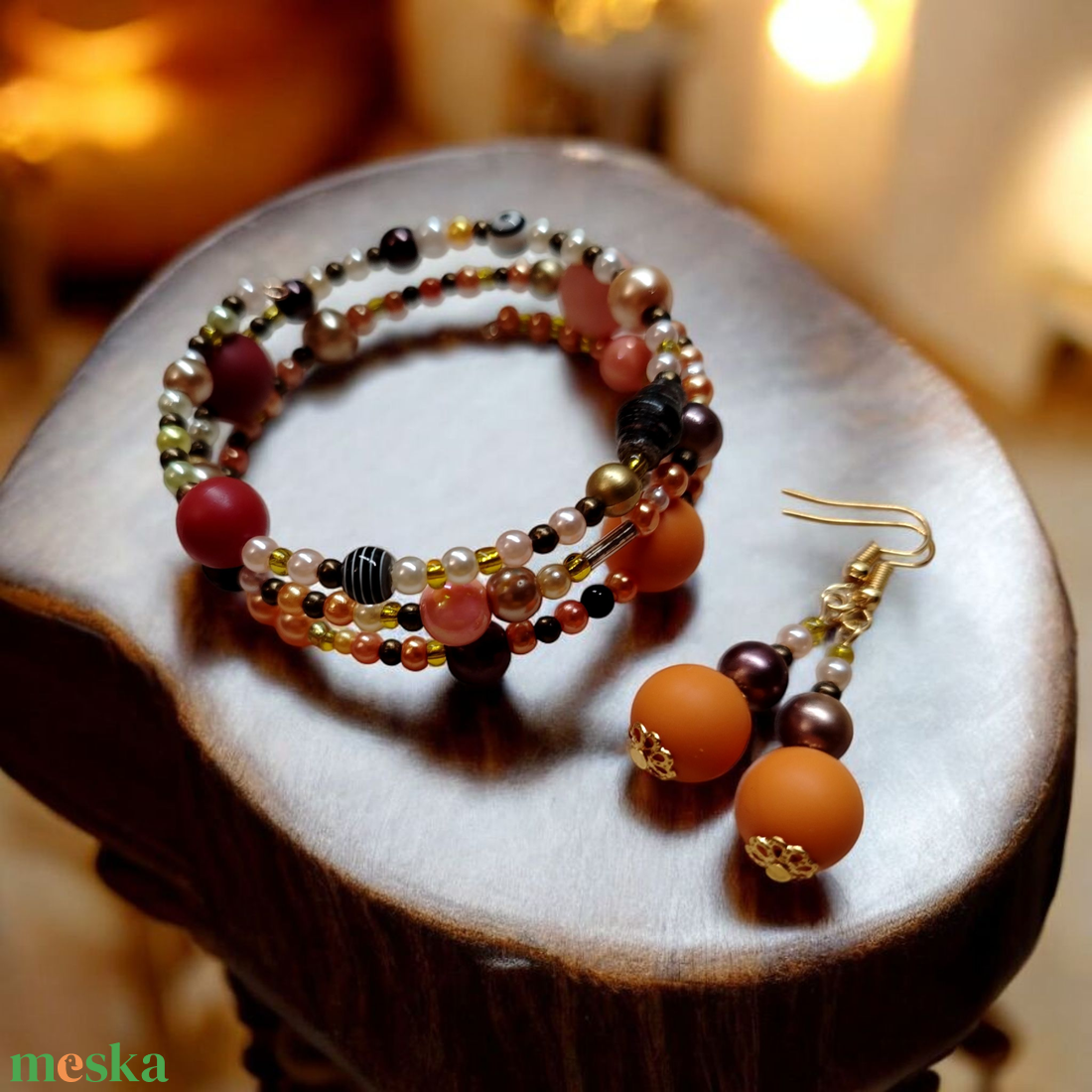 Őszi gyöngyös memoria karkötő és fülbevaló szett - ékszer - karkötő - memóriadrótos karkötő - Meska.hu