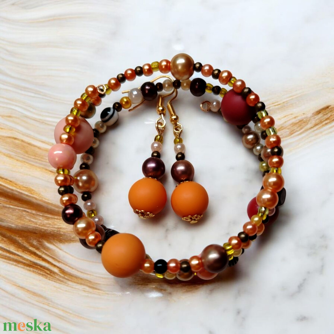 Őszi gyöngyös memoria karkötő és fülbevaló szett - ékszer - karkötő - memóriadrótos karkötő - Meska.hu