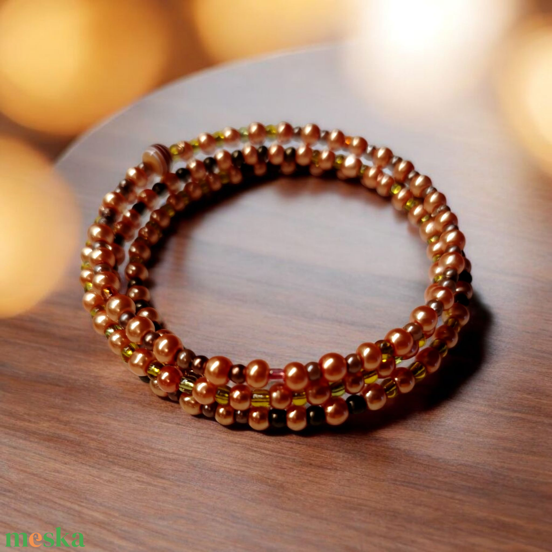 Karamellás csoki gyöngyös memoria karkötő  - ékszer - karkötő - memóriadrótos karkötő - Meska.hu