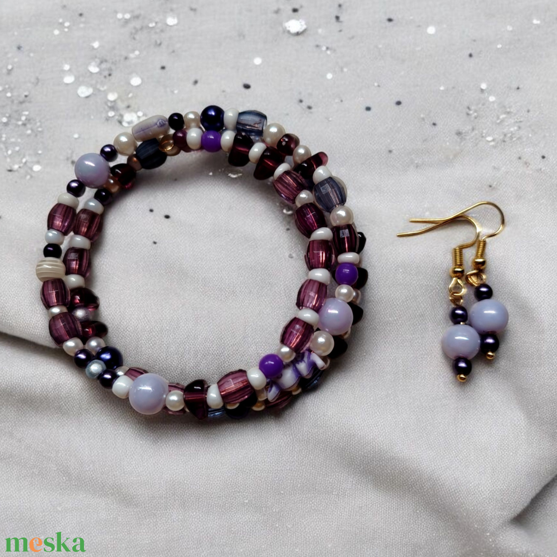 Lila memoria karkötő és fülbevaló szett - ékszer - karkötő - memóriadrótos karkötő - Meska.hu Lila memoria karkötő és fülbevaló szett - ékszer - karkötő - memóriadrótos karkötő - Meska.hu