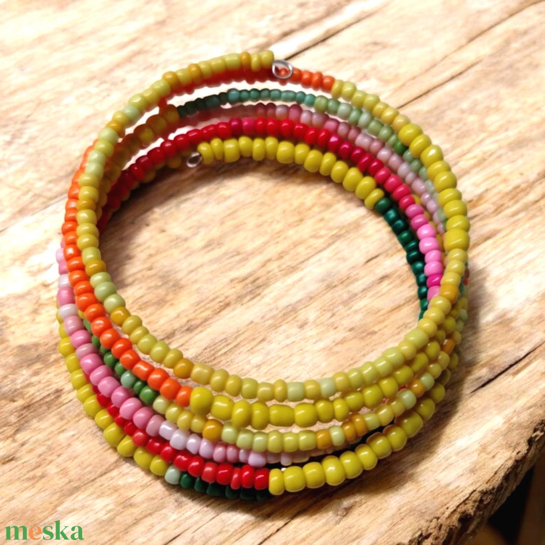 Színes  gyöngyös memoria karkötő  - ékszer - karkötő - memóriadrótos karkötő - Meska.hu