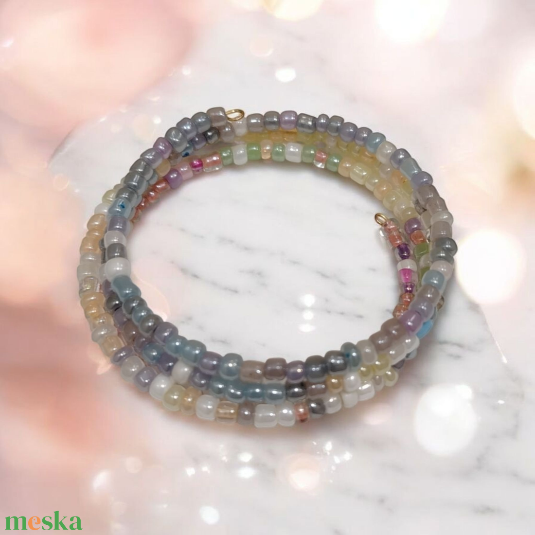 Halvány színek memoria karkötő  - ékszer - karkötő - memóriadrótos karkötő - Meska.hu