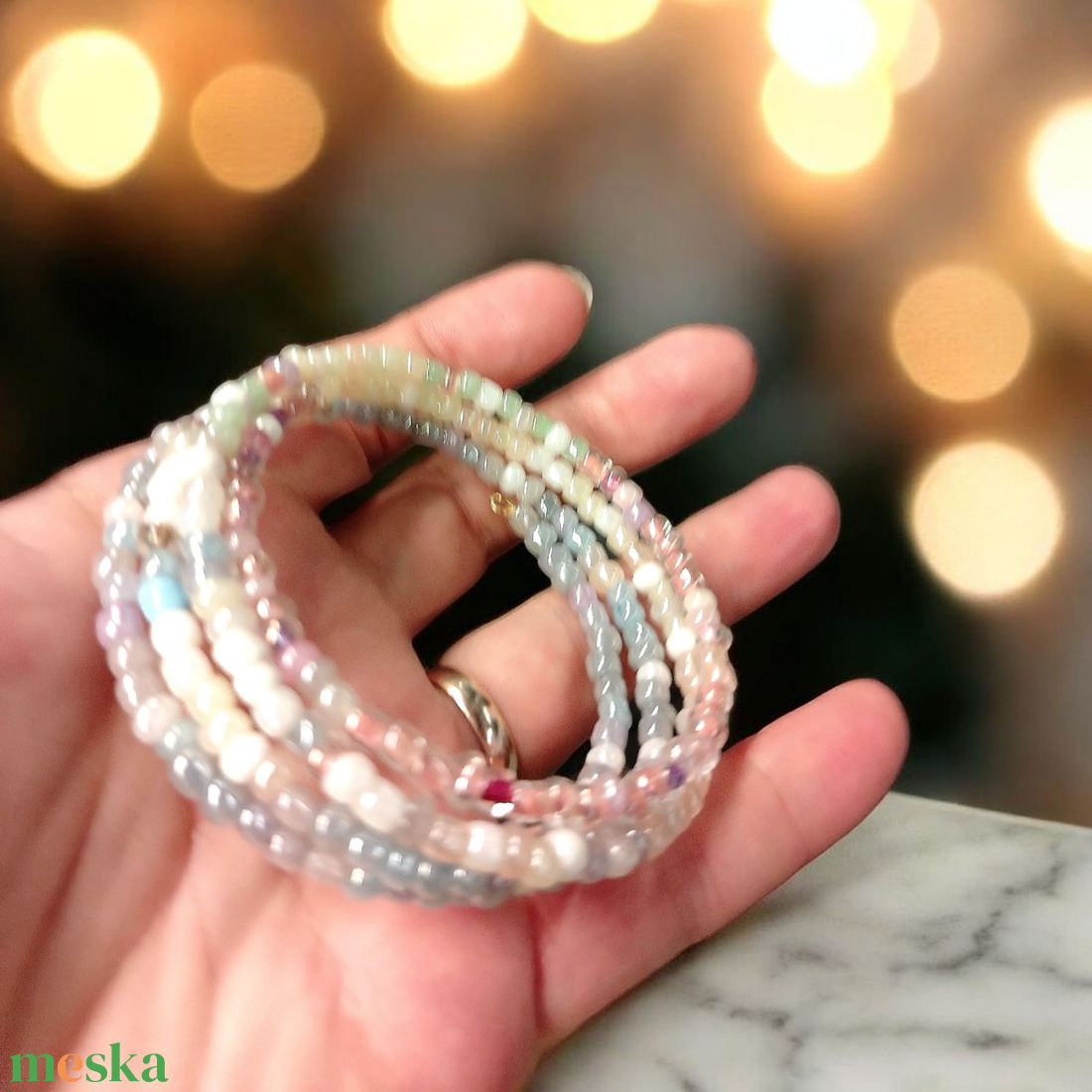 Halvány színek memoria karkötő  - ékszer - karkötő - memóriadrótos karkötő - Meska.hu
