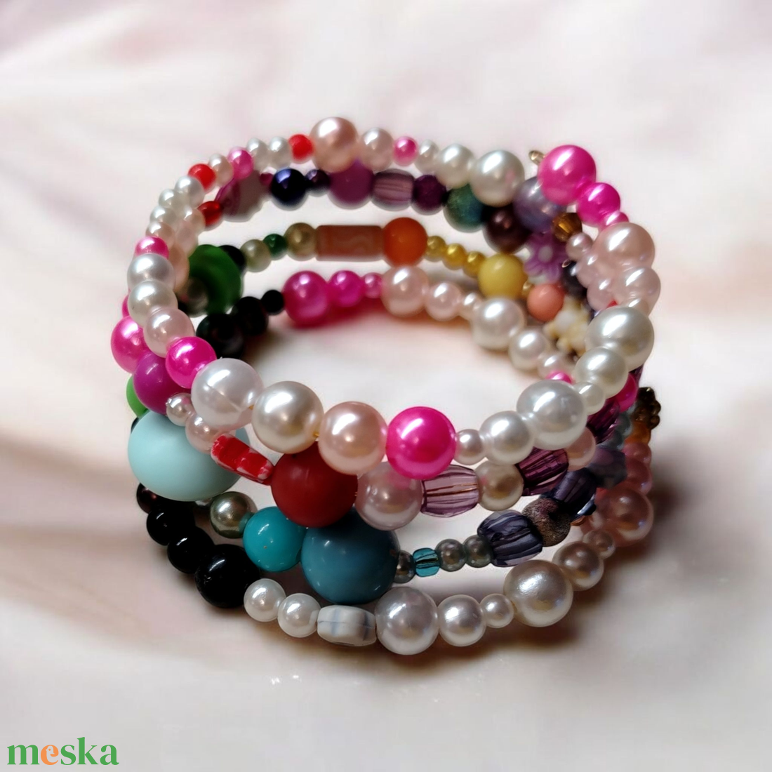 Sokszínű memoria karkötő  - ékszer - karkötő - memóriadrótos karkötő - Meska.hu
