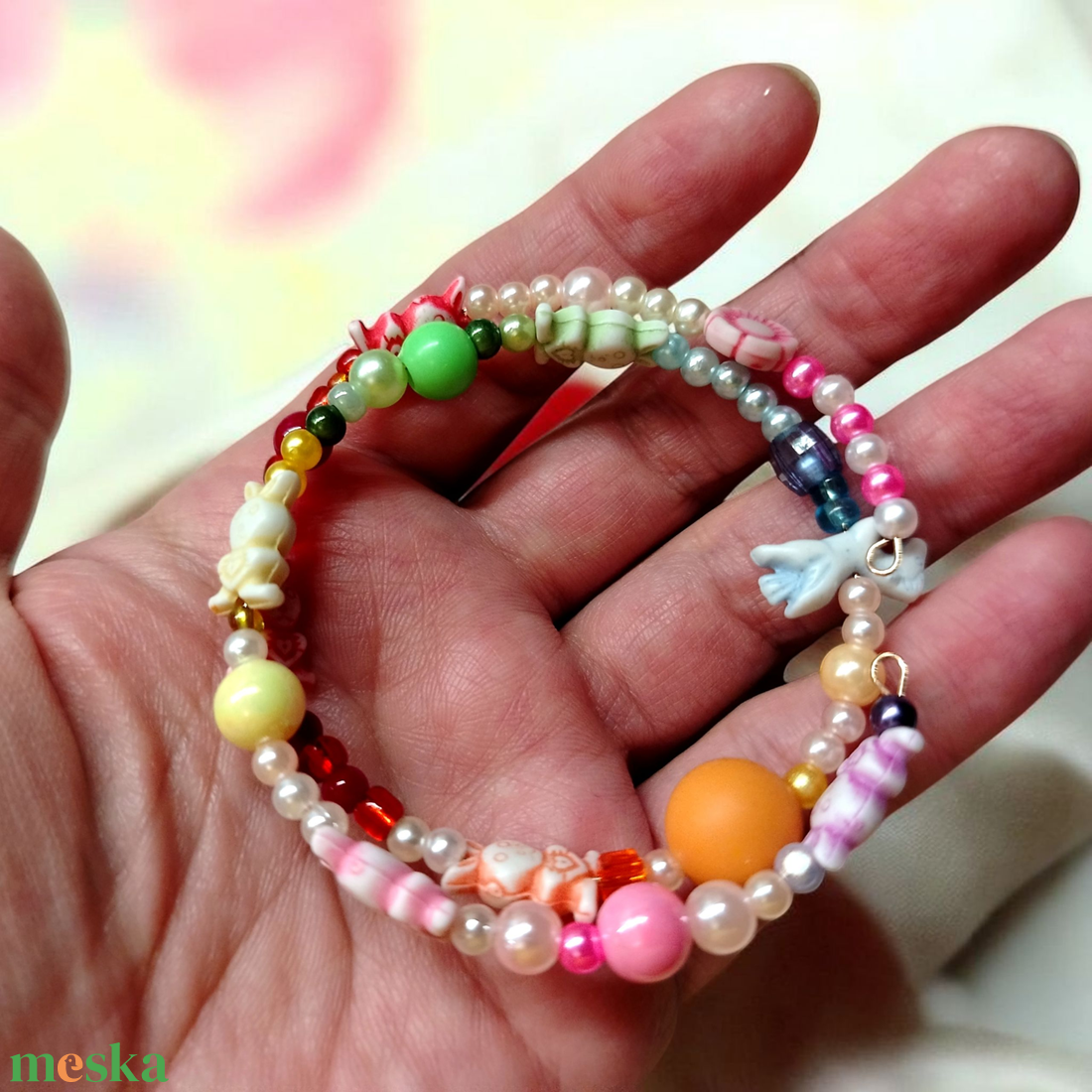 Cukorkás memoria karkötő  - ékszer - karkötő - memóriadrótos karkötő - Meska.hu