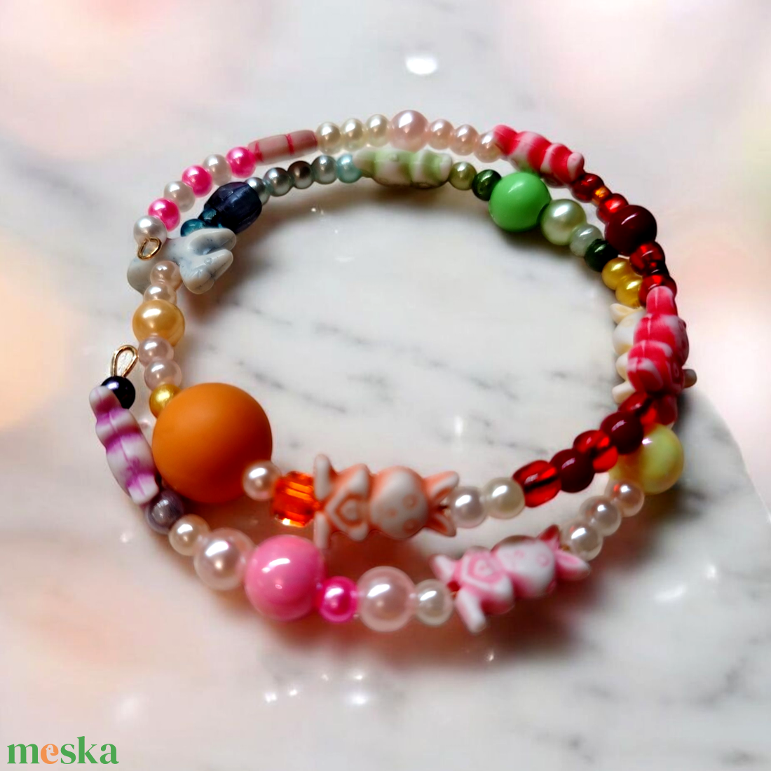 Cukorkás memoria karkötő  - ékszer - karkötő - memóriadrótos karkötő - Meska.hu