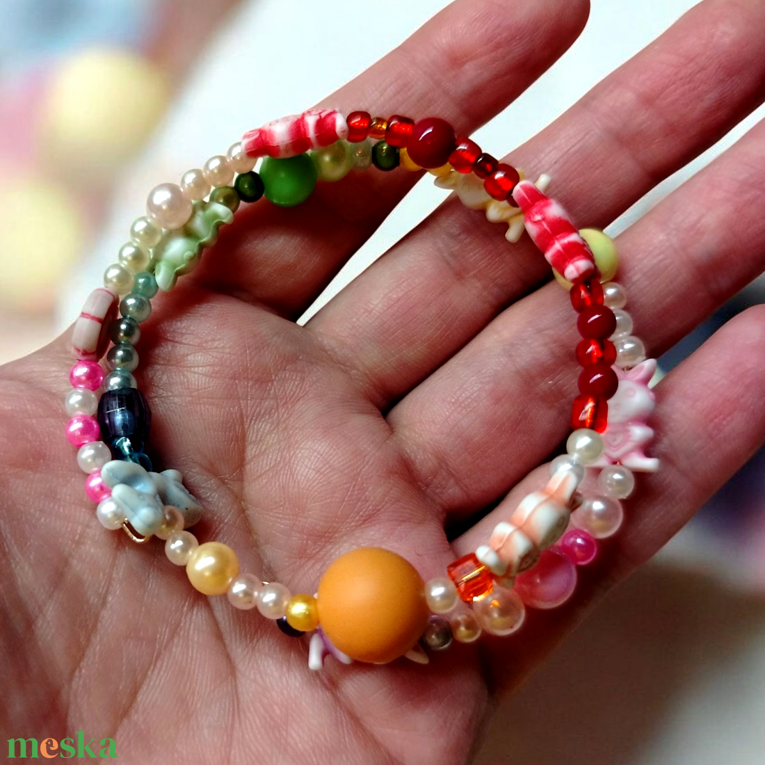 Cukorkás memoria karkötő  - ékszer - karkötő - memóriadrótos karkötő - Meska.hu