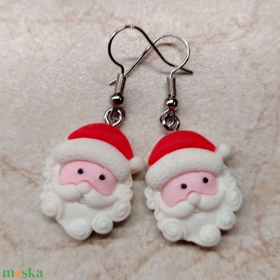 Mikulásbácsi fülbevaló - ékszer - fülbevaló - lógó csepp fülbevaló - Meska.hu