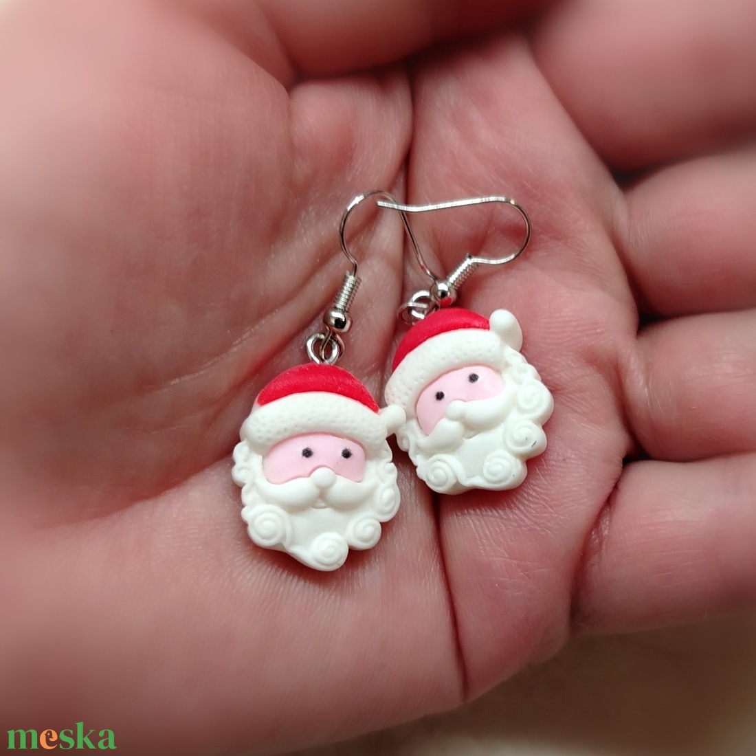 Mikulásbácsi fülbevaló - ékszer - fülbevaló - lógó csepp fülbevaló - Meska.hu