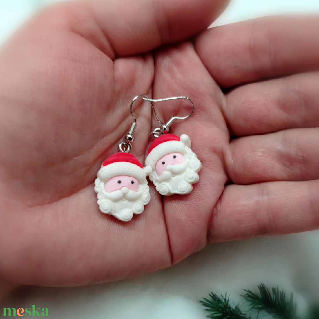 Mikulásbácsi fülbevaló - ékszer - fülbevaló - lógó csepp fülbevaló - Meska.hu