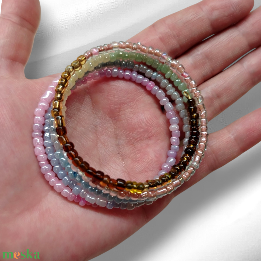  színátmenetes memoria karkötő  - ékszer - karkötő - memóriadrótos karkötő - Meska.hu