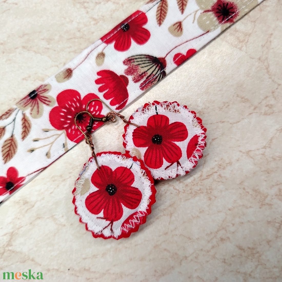 Virágos Textil lógós  fülbevaló és karkötő  - ékszer - ékszerszett - Meska.hu